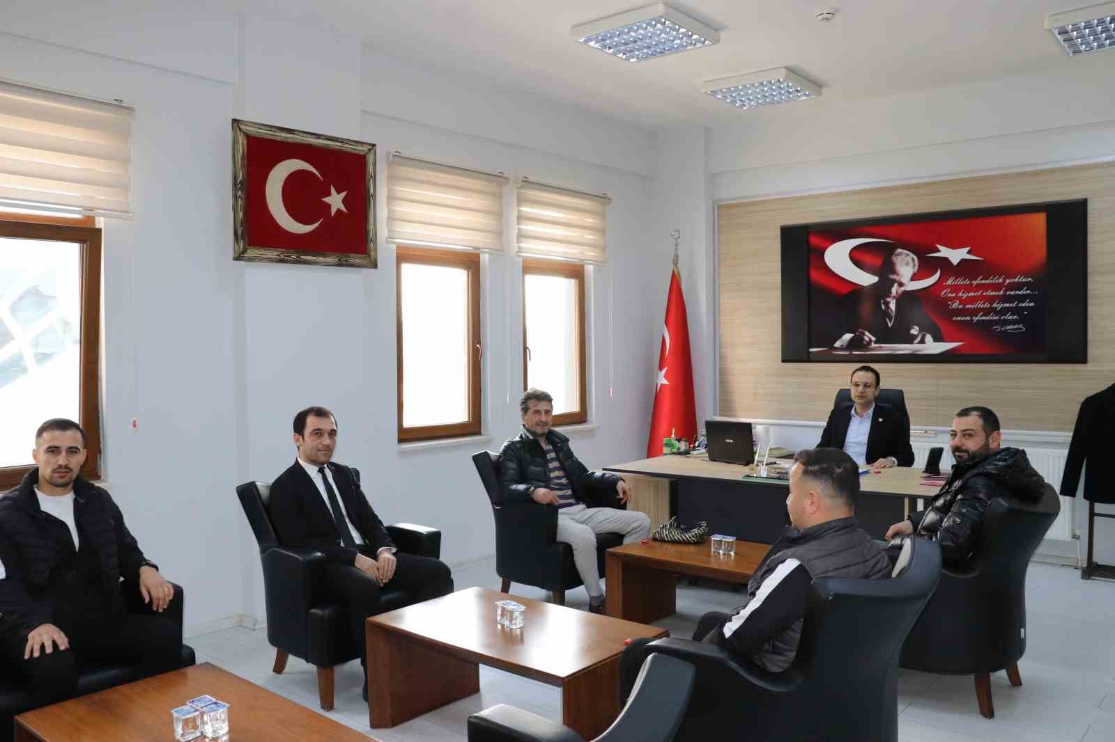 Selendi Belediyespor&rsquo;dan Kaymakam Kahveci&rsquo;ye ziyaret
