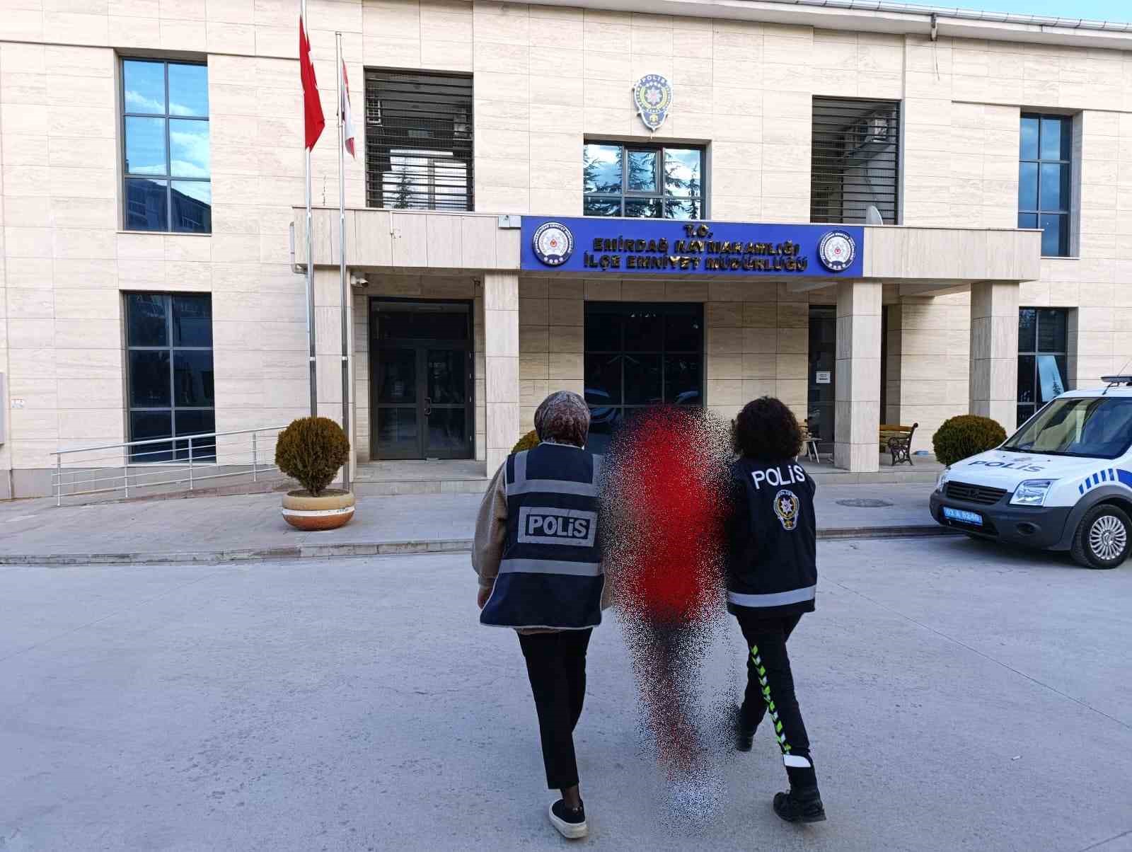 Uyuşturucu operasyonunda 35 kişi gözaltına alındı