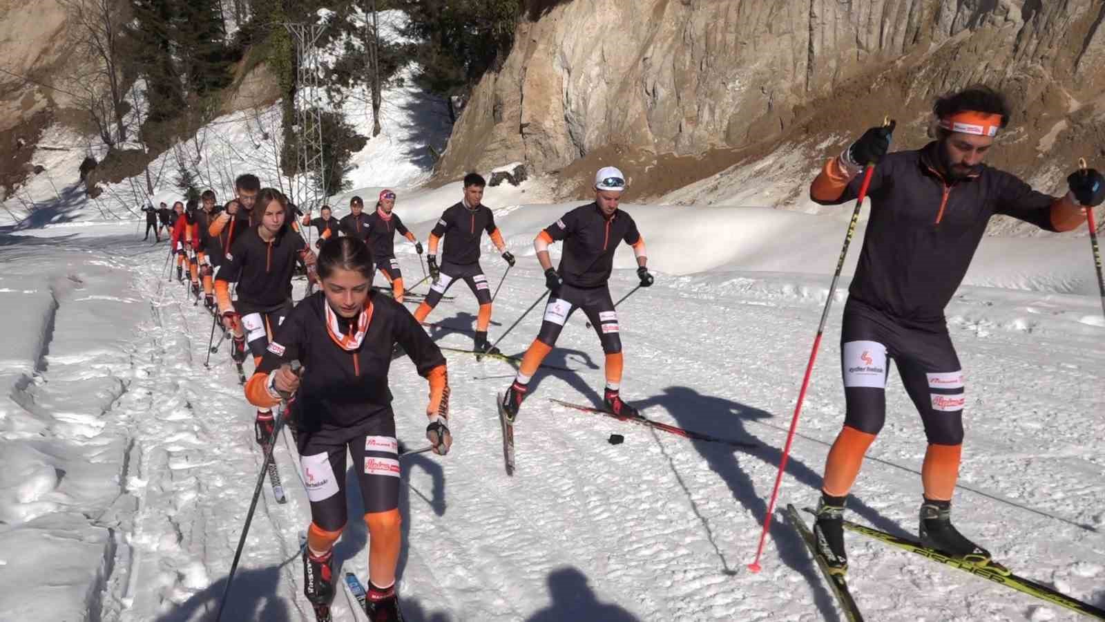 &Ccedil;amlıhemşinli sporcular Ayder Yaylası&rsquo;nda olimpiyatlara hazırlanıyor
