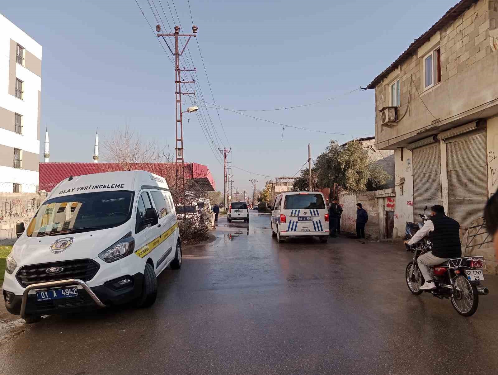 Gen&ccedil; kadın evinde &ouml;l&uuml; bulundu, kocası g&ouml;zaltına alındı
