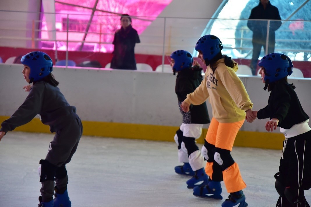 2 bin 500 öğrenci, büyükşehirin karne hediyesi ile tatili eğlenceli geçirdi
