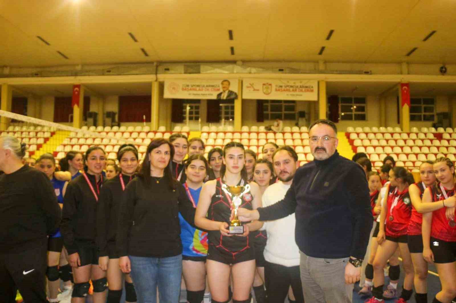 Sivas’ta voleybolda Özel İdare Spor şampiyon oldu
