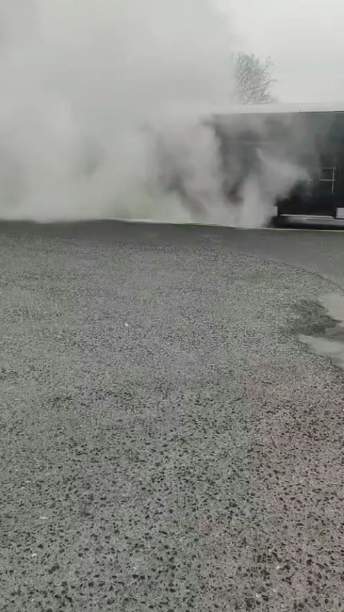 Zincirlikuyu’da metrobüsten dumanlar yükseldi, yolcular tahliye edildi