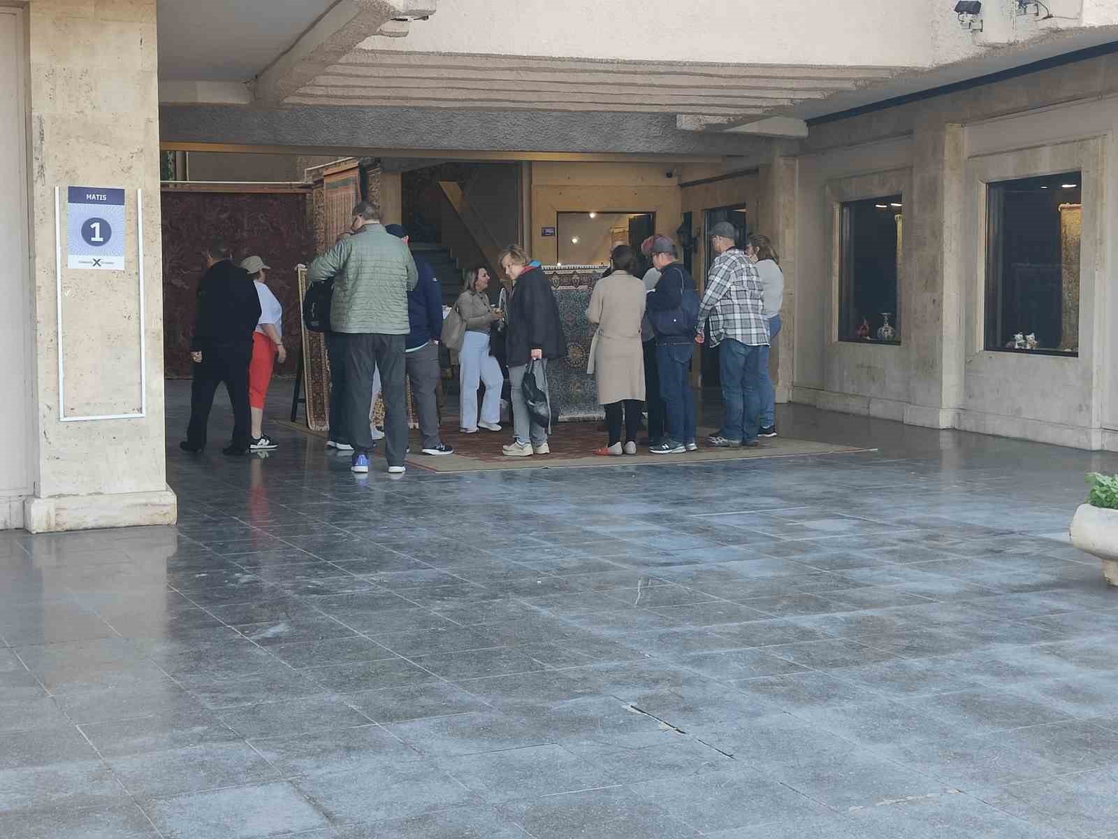 Kuşadası’na Şubat ayının ilk kruvaziyer gemisi 2 bin 161 turist getirdi
