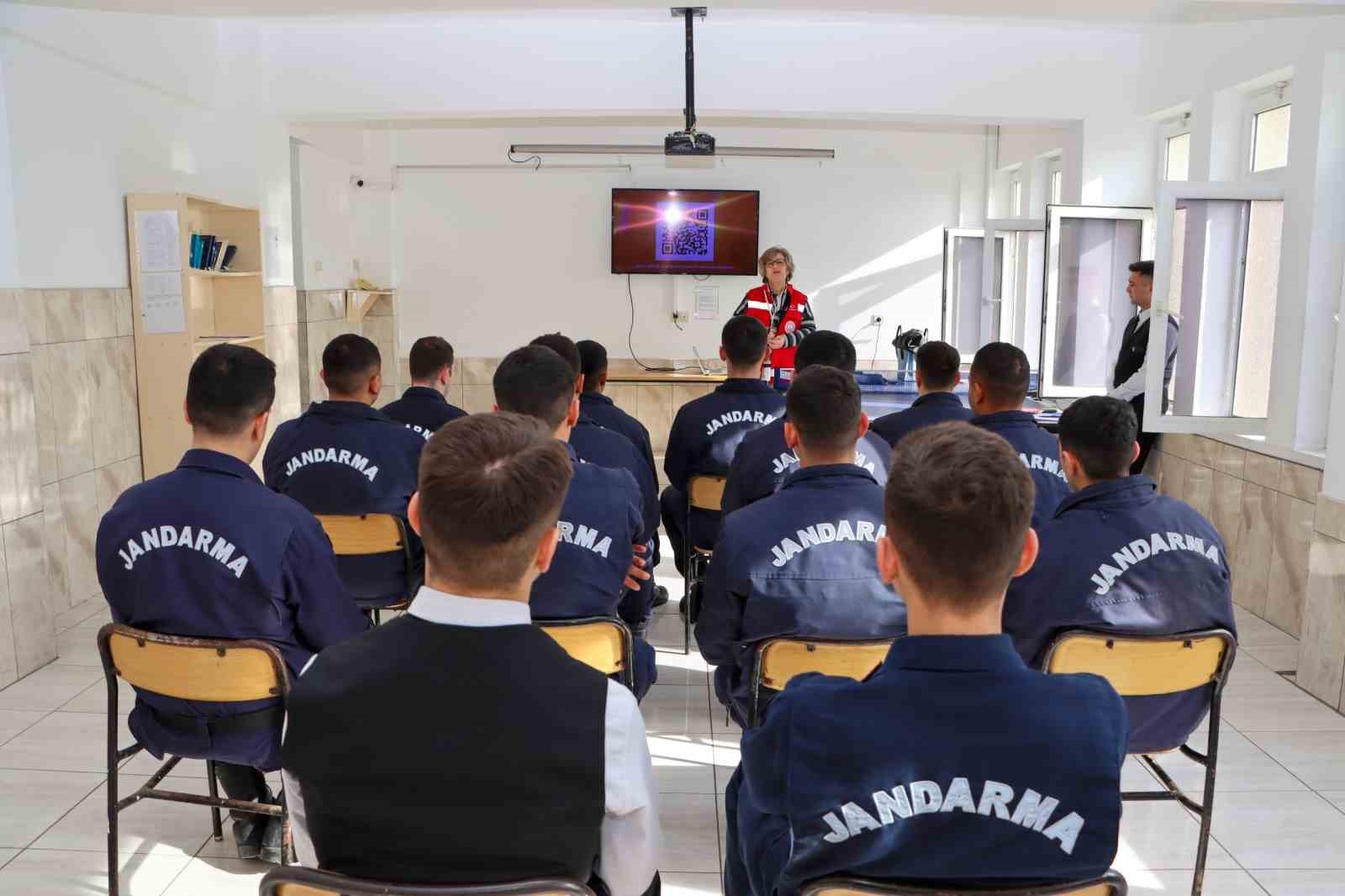 Askerlere evlilik öncesi bilinçlendirme eğitimi
