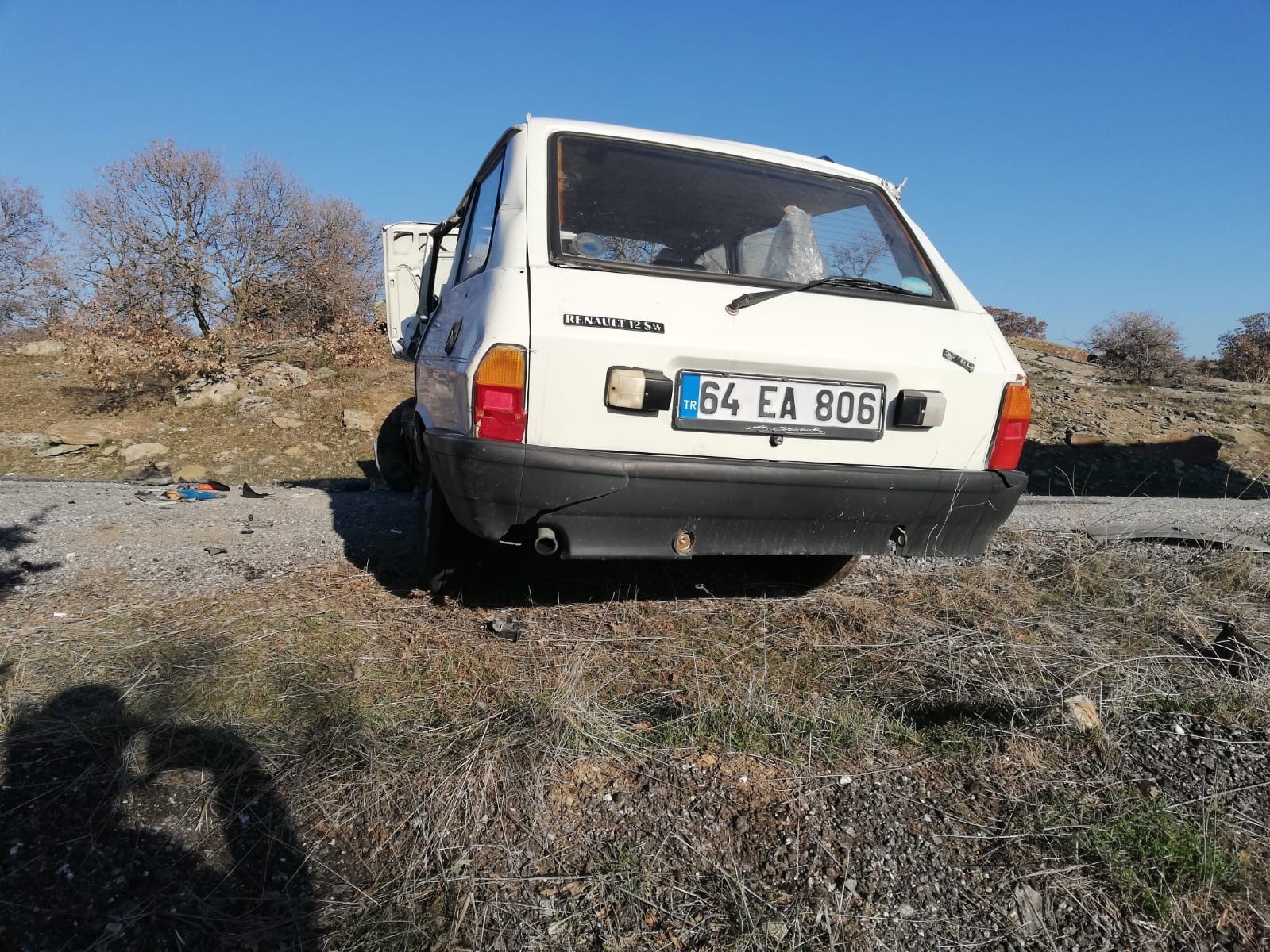 Uşak’ta iki otomobil çarpıştı: 1’i ağır 5 yaralı