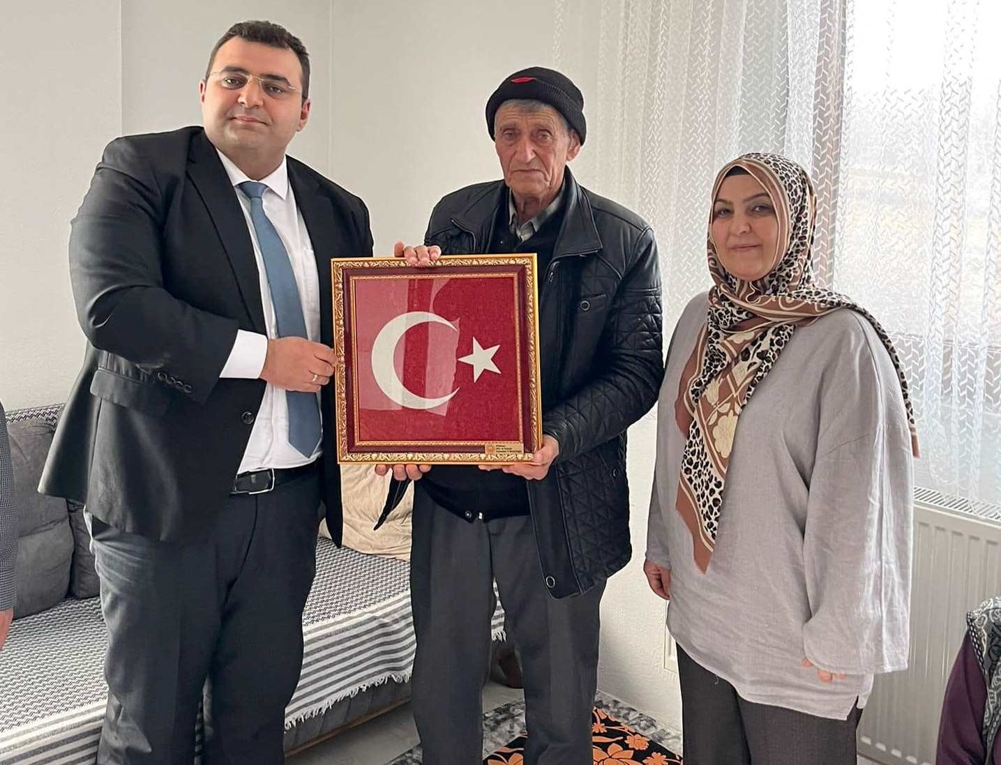Şaphane&rsquo;de şehit asker Ergin, mezarı başında anıldı
