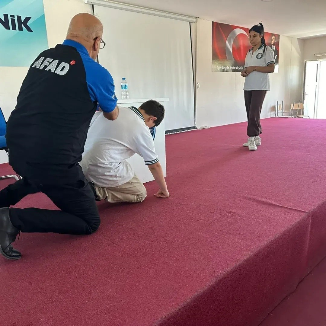 Şırnak&rsquo;ta &ouml;zel gereksinimli birey ailelerine afet eğitimi
