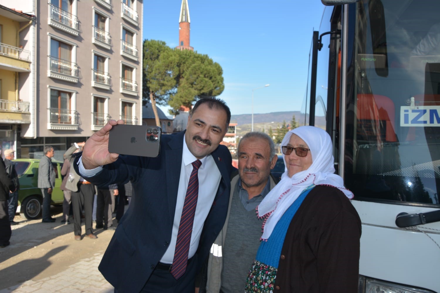 Demirci&rsquo;den AK Parti Manisa İl Kongresine bin kişilik katılım
