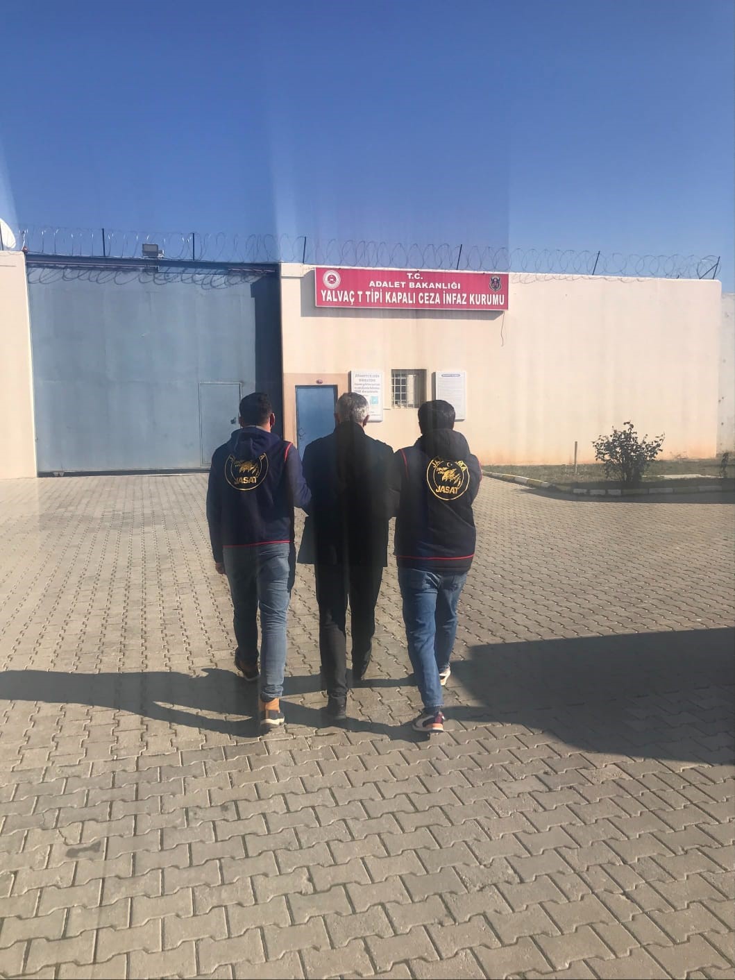 Isparta’da 12 farklı dosyadan 38 yıl 4 ay hapis cezası olan şahıs yakalandı