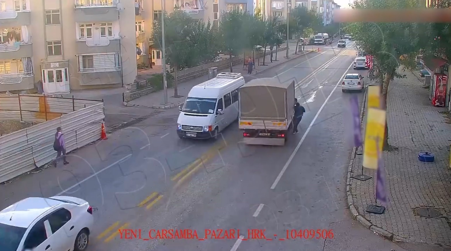 Isparta’da otomobillerin yayalara çarptığı kazalar anbean kaydedildi