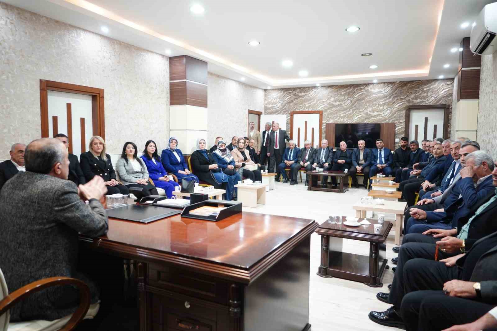AK Parti Van İl Başkanı Abdulahat Arvas: "Halkın yoğun ilgisi bizi heyecanlandırıyor"