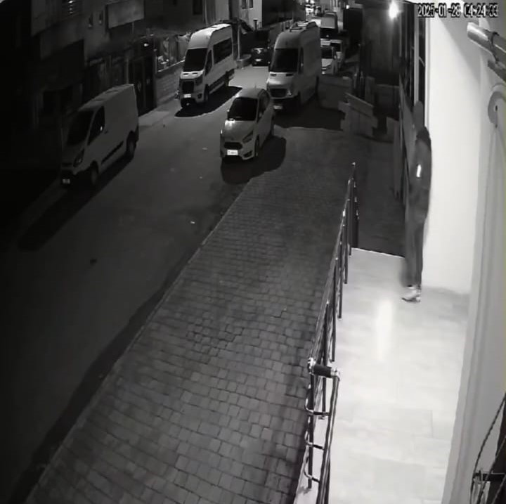 100 bin liralık malzemeyi bisikletle çaldı