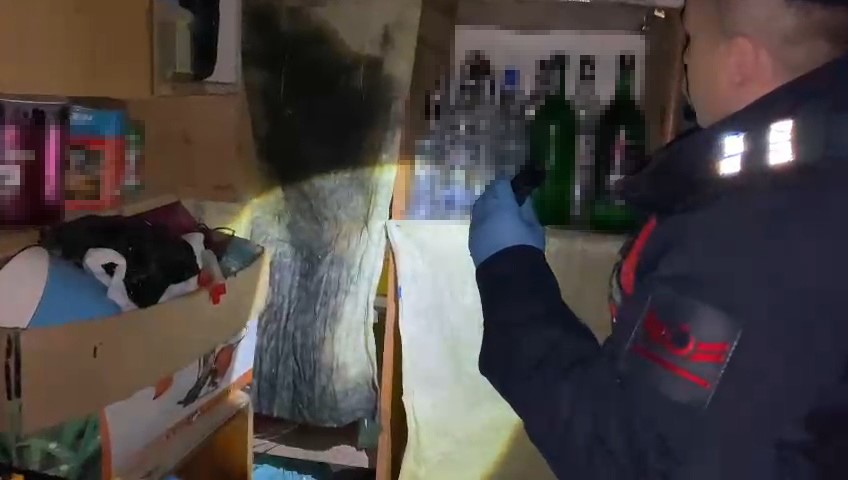 Tekirdağ’da 365 litre kaçak içki ele geçirildi