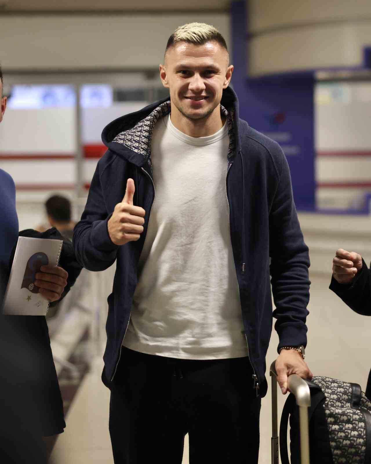 Trabzonspor&rsquo;un yeni transferi Oleksandr Zubkov Trabzon&rsquo;da
