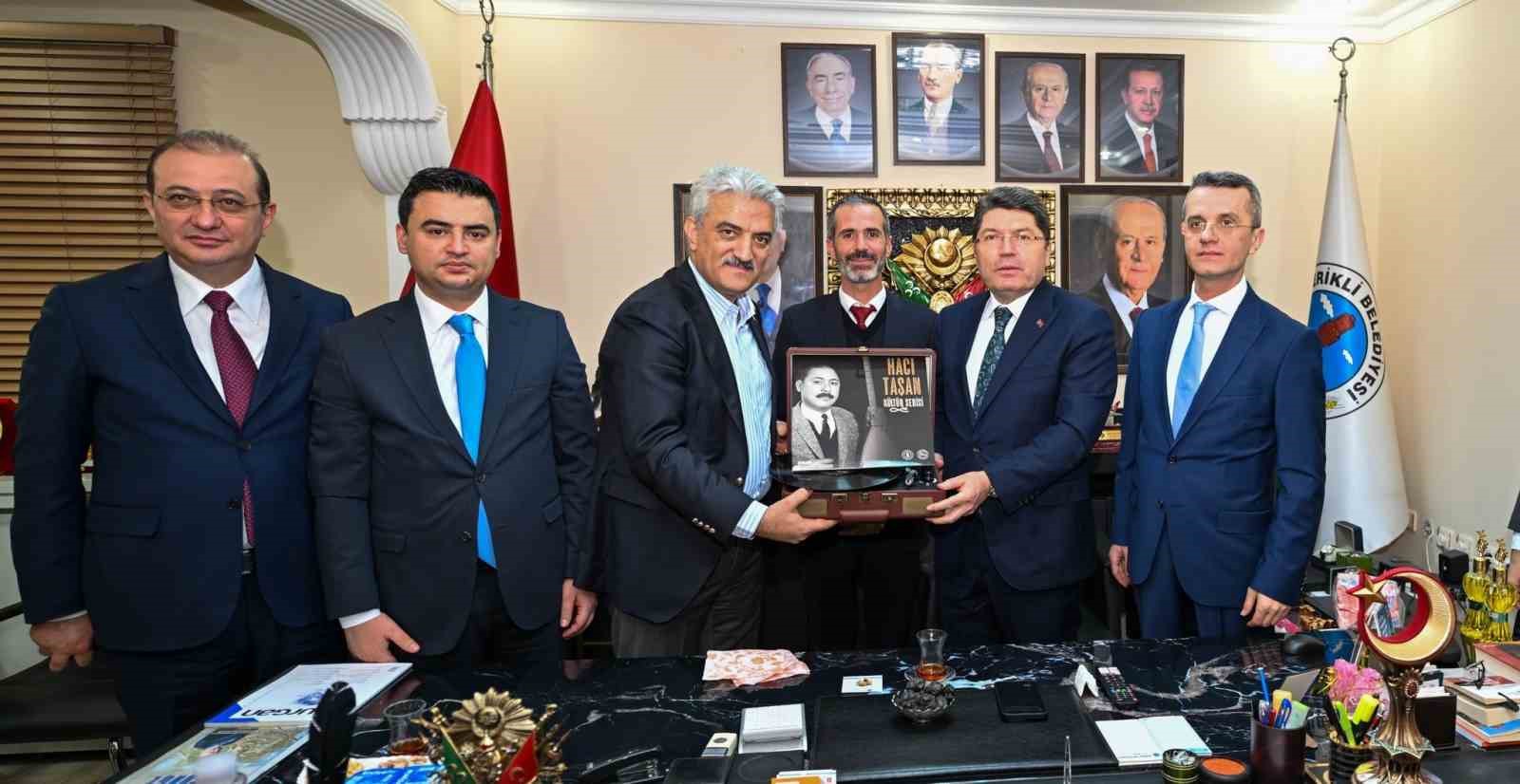 Adalet Bakanı Tunç, Çerikli Beldesi’ni ziyaret etti