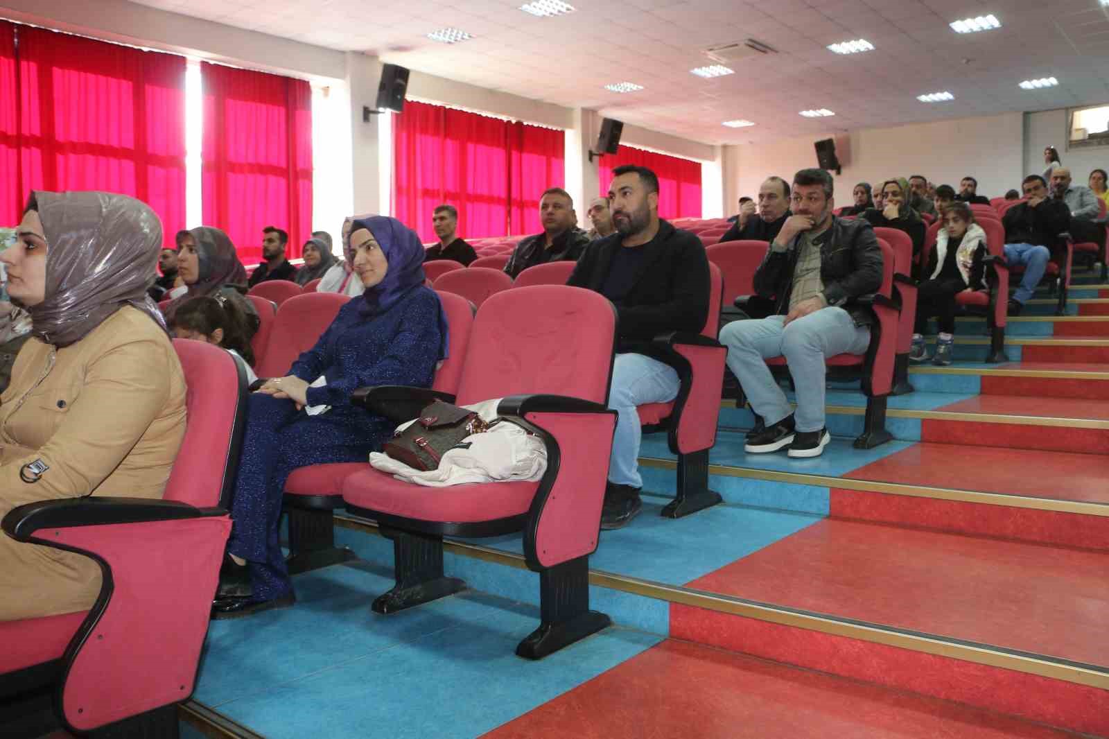 Diyarbakır’da aile içi iletişim semineri düzenlendi
