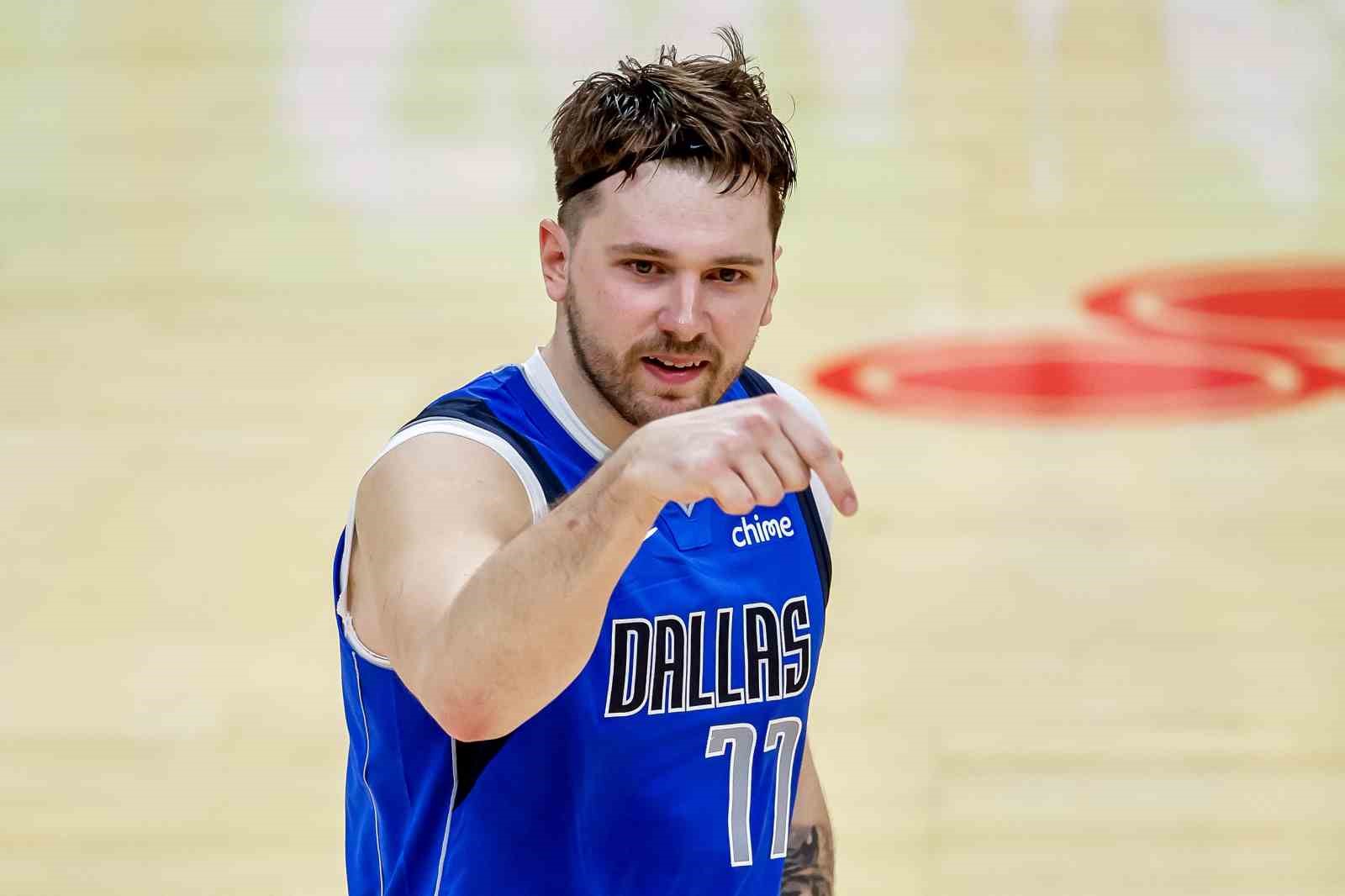 NBA’de Lakers, Luka Doncic’i kadrosuna kattı, Anthony Davis’i Dallas’a gönderdi
