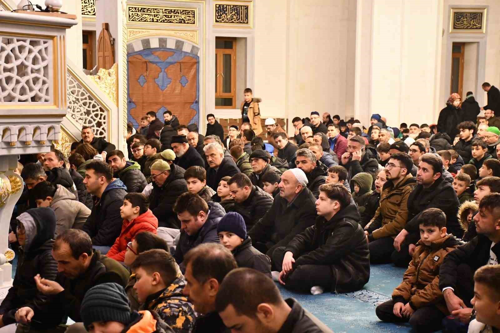 Kırıkkale’de sabah namazı buluşması: Çocuklar ve aileler camide buluştu