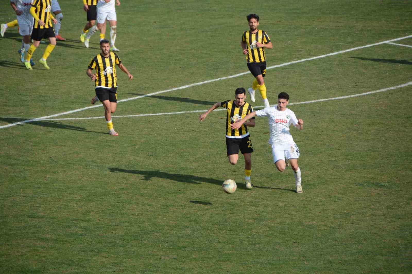 TFF 3. Lig: Aliağaspor FK: 3 - Efeler 09 SFK: 0