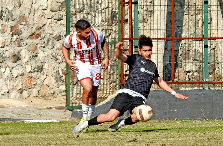 Çeşme Belediyespor son dakika golüyle beraberliği kaçırdı