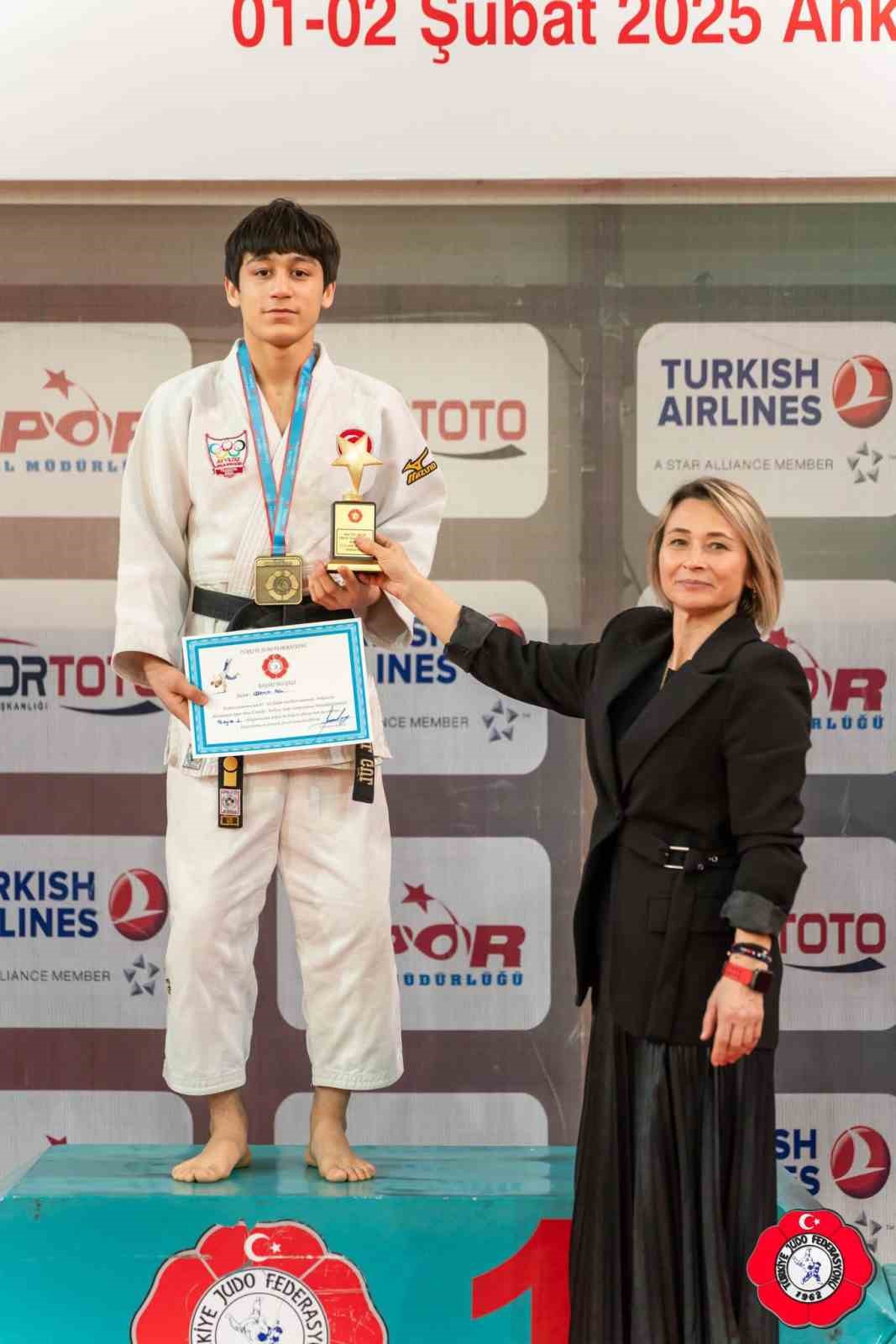 Trabzonlu sporcu şampiyon oldu

