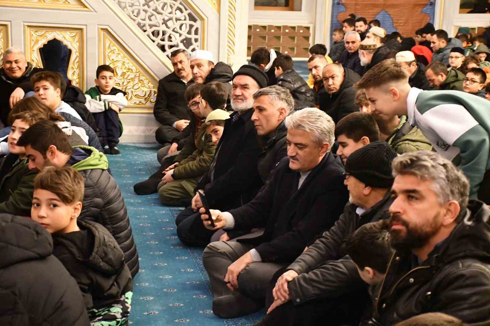 Kırıkkale’de sabah namazı buluşması: Çocuklar ve aileler camide buluştu