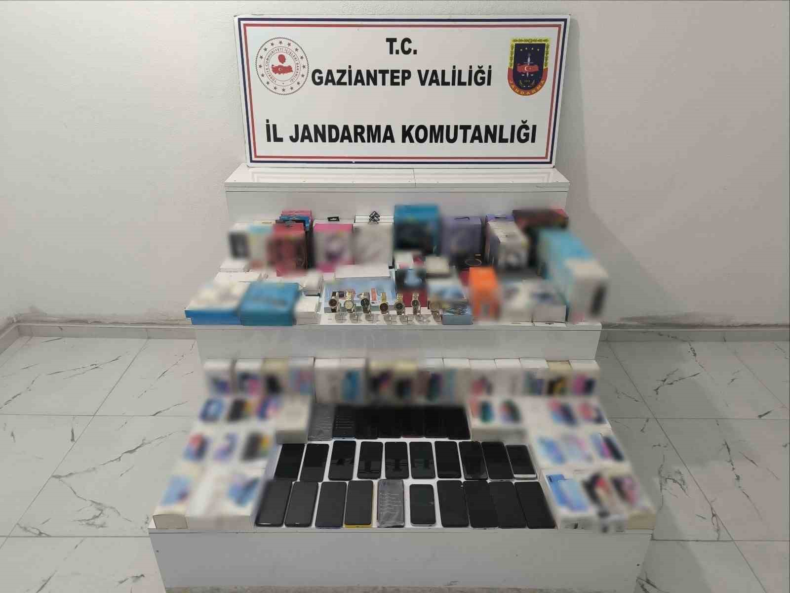 Gaziantep’te 1 milyon TL değerinde kaçak elektronik eşya ele geçirildi