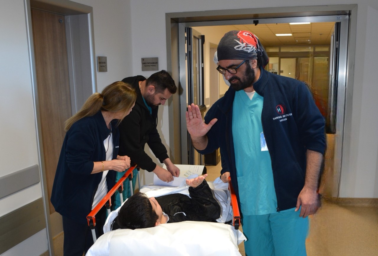 &Uuml;cretsiz s&uuml;nnet &ccedil;ağrısına 500 &ccedil;ocuk başvurdu
