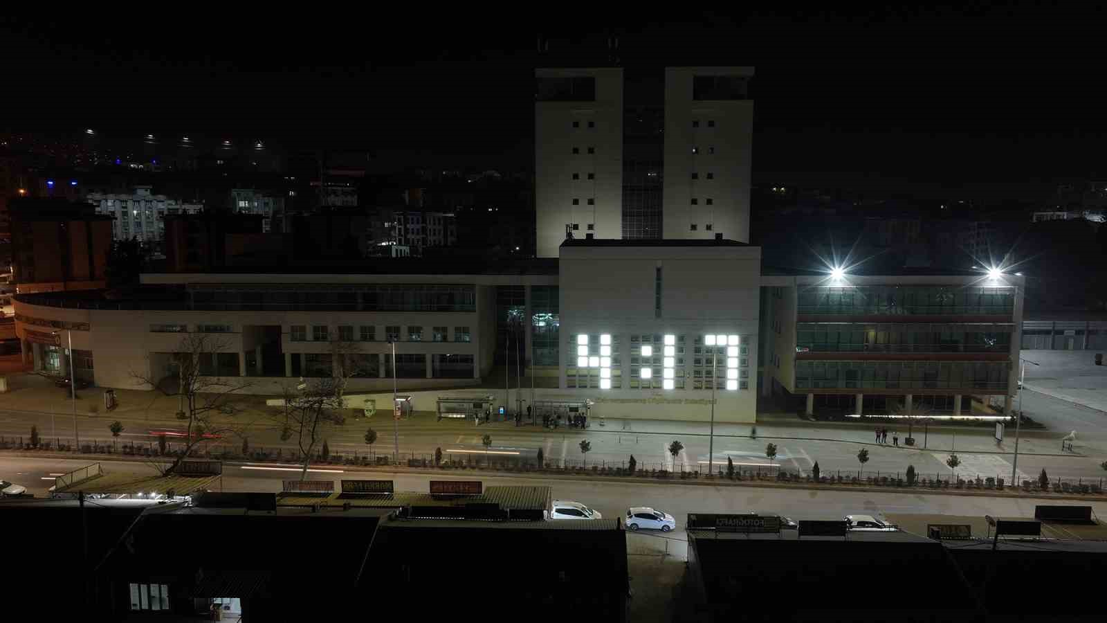 B&uuml;y&uuml;kşehir, deprem şehitlerinin anısını yaşatıyor
