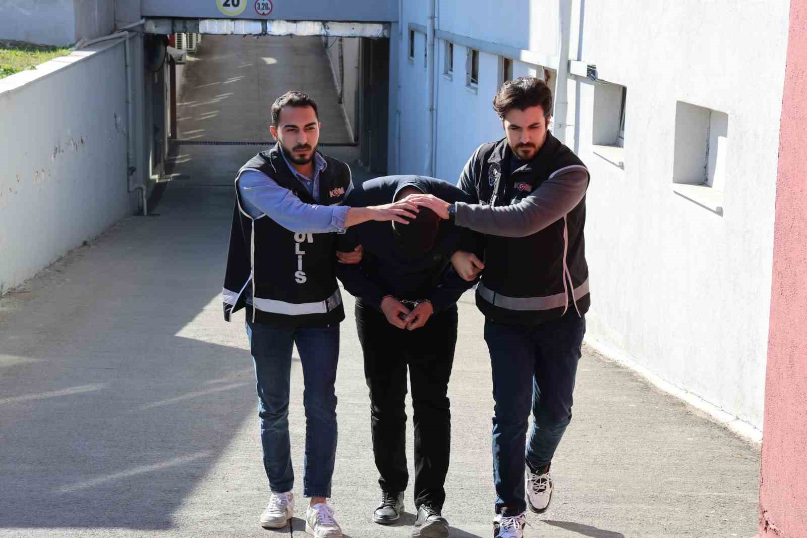 Elektronik sigara yakalattı, "Bodrum’da tekel bayilere satacaktım" dedi