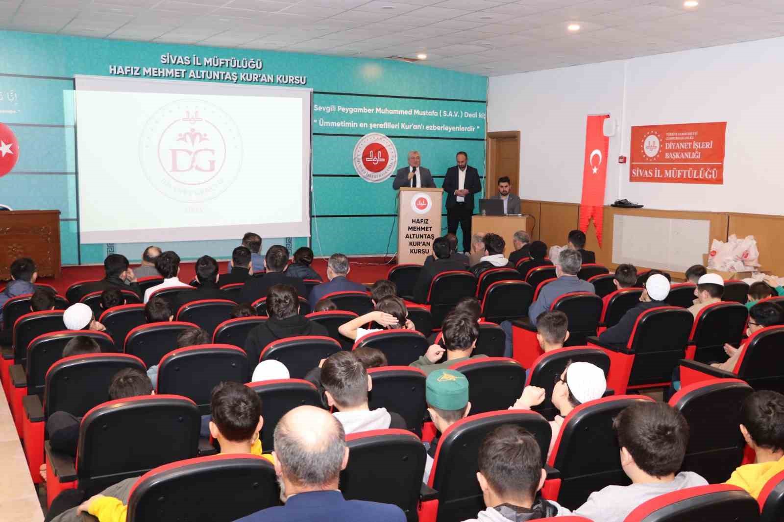 Sivas’ta ara tatil gençlik kampı sona erdi