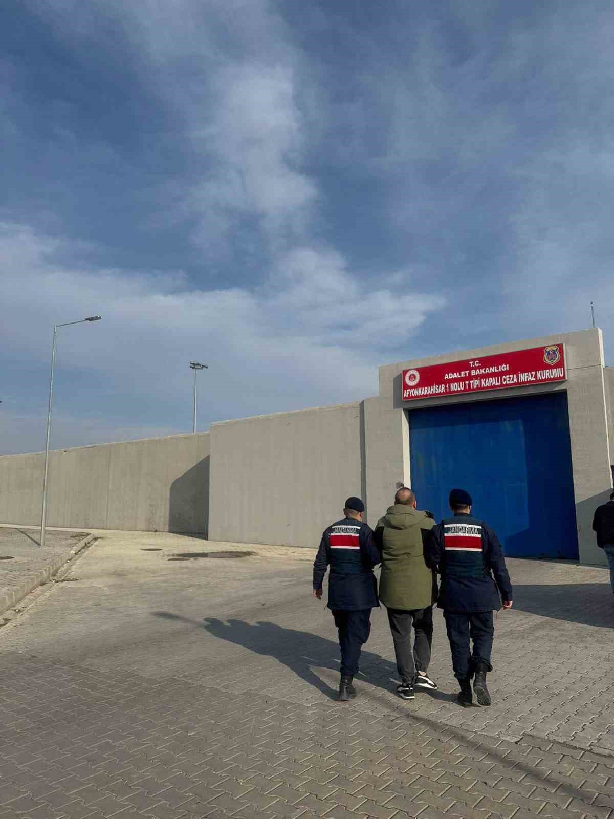 22 yıl hapis cezasıyla aranan şahsı jandarma yakaladı