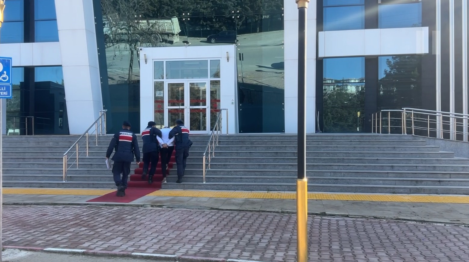 Burdur’da annesine şiddet uygulayıp Konya’ya kaçtı, operasyonla yakalandı