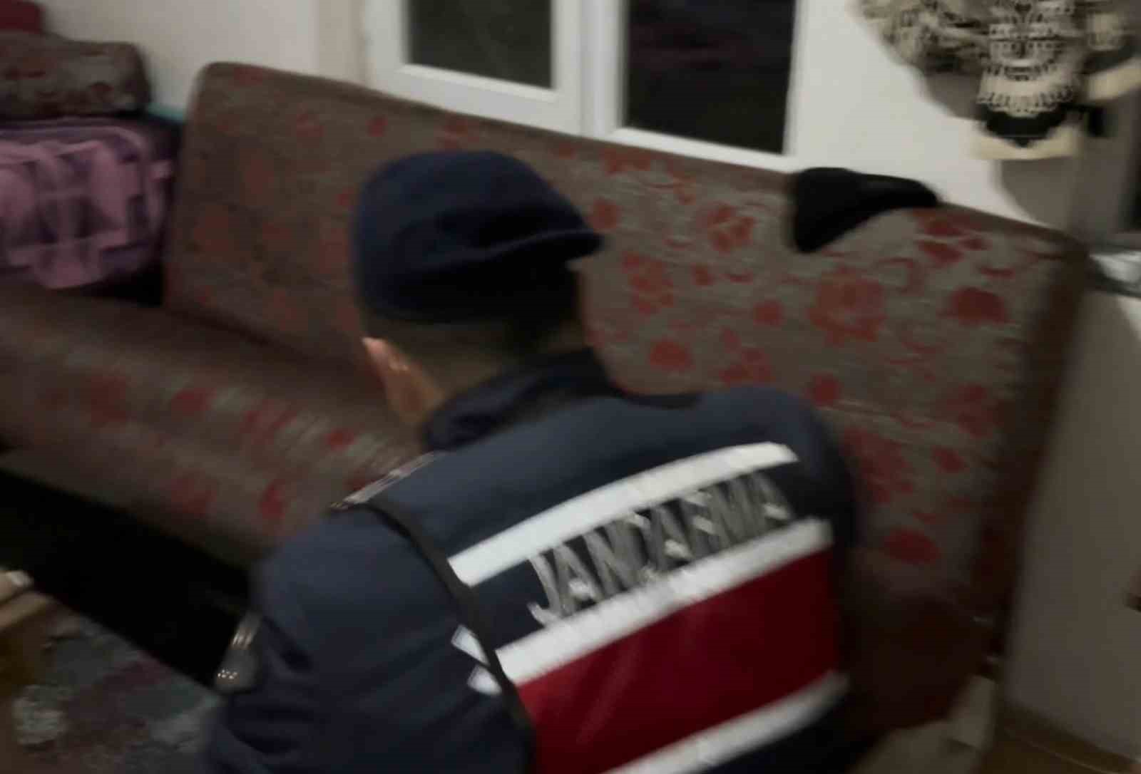 Jandarmadan kaçak silah operasyonu: 9 gözaltı