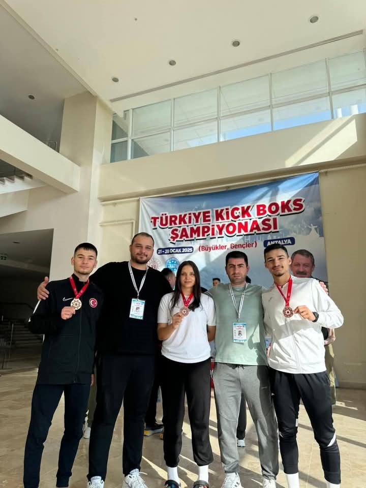 Niğde Kick Boks Takımı Türkiye Kick Boks Şampiyonası’na damga vurdu