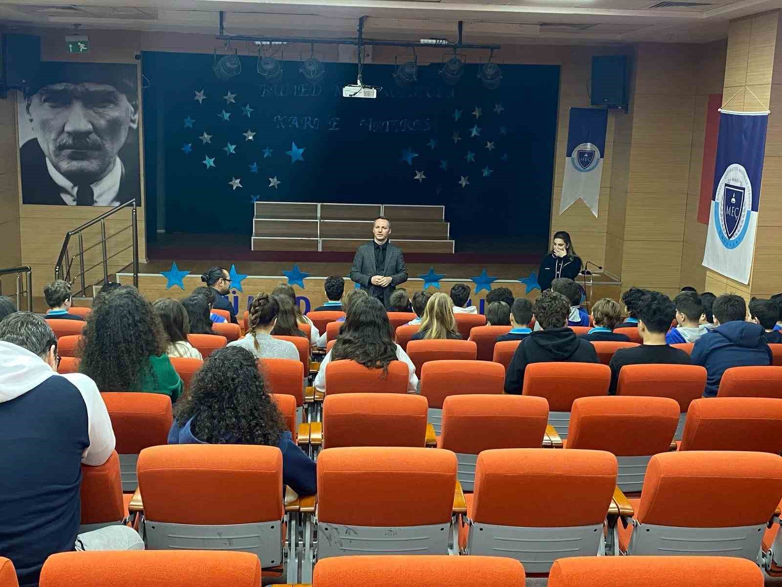 Bolu’daki otel yangınında hayatını kaybeden Buse Dayı’nın okulunda anma töreni düzenlendi