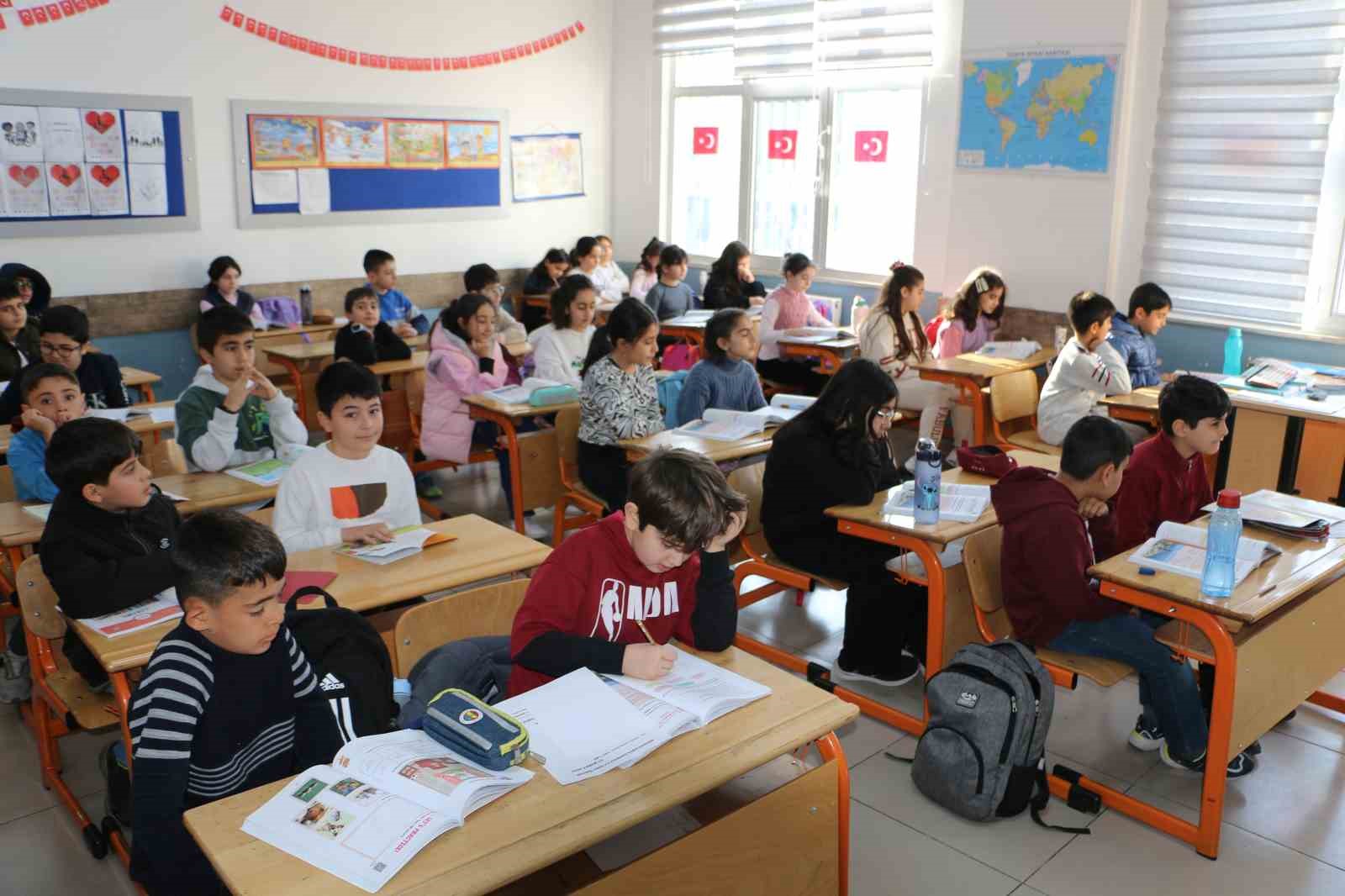 Diyarbakır’da ikinci eğitim öğretim dönemi bugün başladı