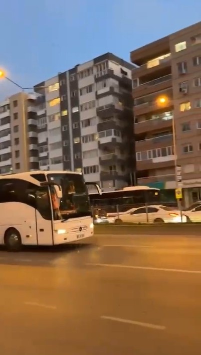 Alanyaspor taraftar otobüsüne taşlı saldırı