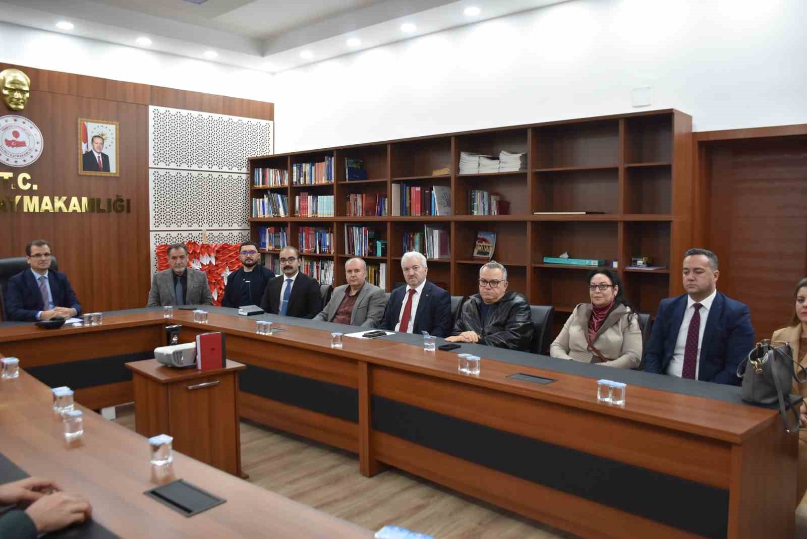 Salihli&rsquo;de insan hakları kurulu 2025 yılının ilk toplantısını ger&ccedil;ekleştirdi
