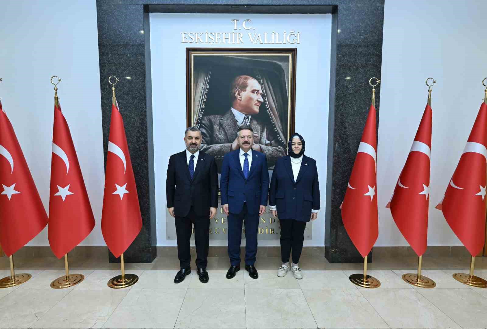 Başkan Şahin, Vali Hüseyin Aksoy’u makamında ziyaret etti