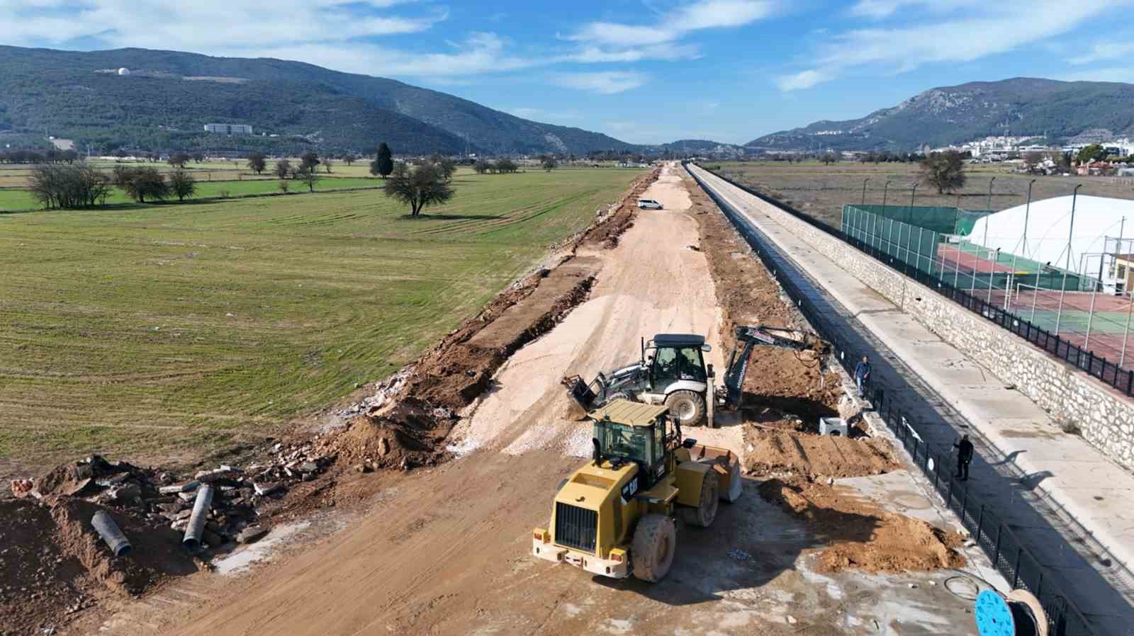 Menteşe AVM bağlantı yolu çalışmalarında sona gelindi
