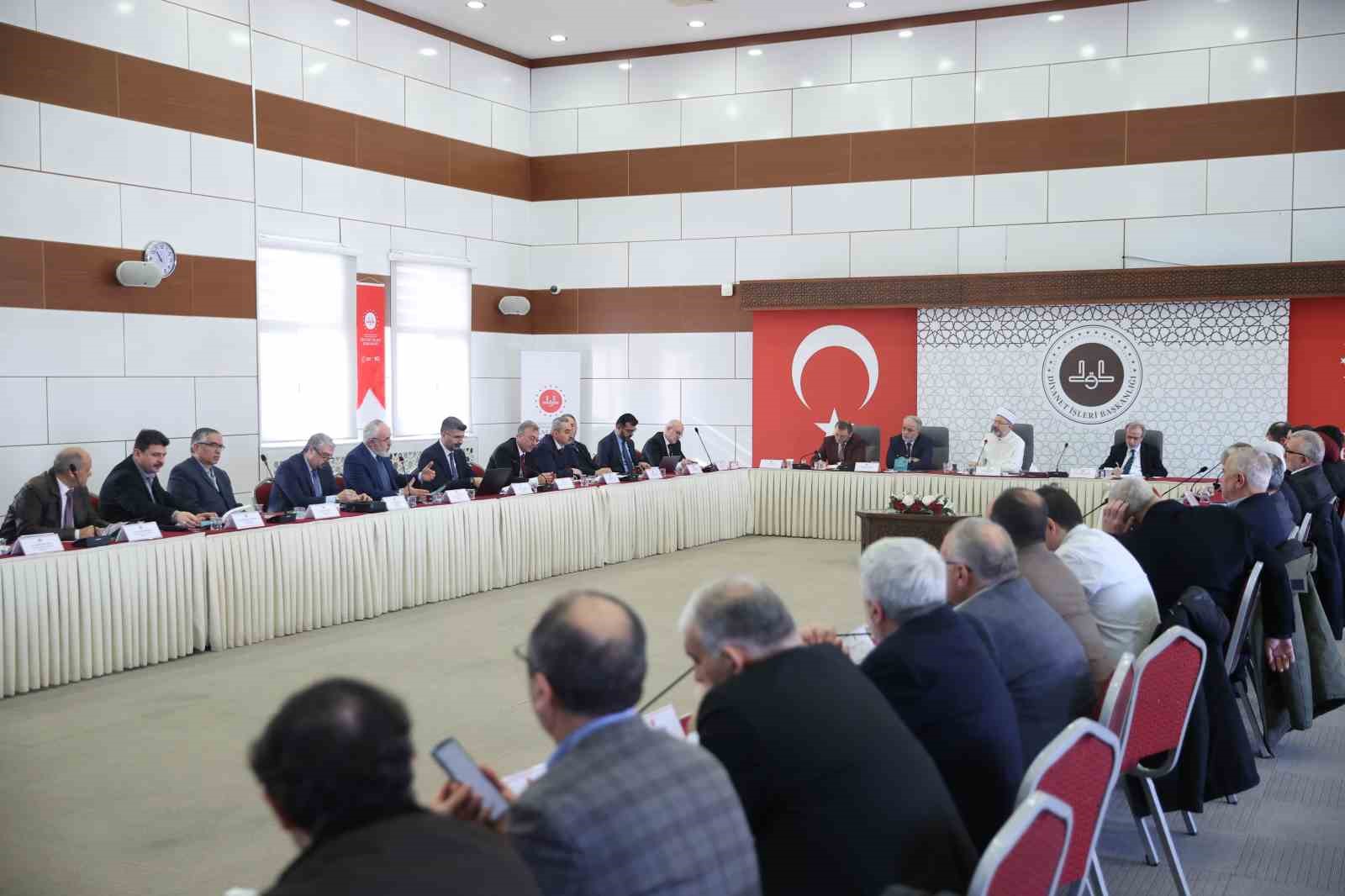 Diyanet İşleri Başkanı Erbaş: "Hutbelerimiz her hafta 22 milyon insana ulaşıyor"
