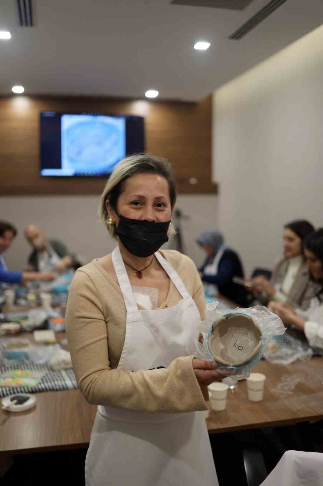 Onkoloji hastaları seramik atölyesinde buluştu
