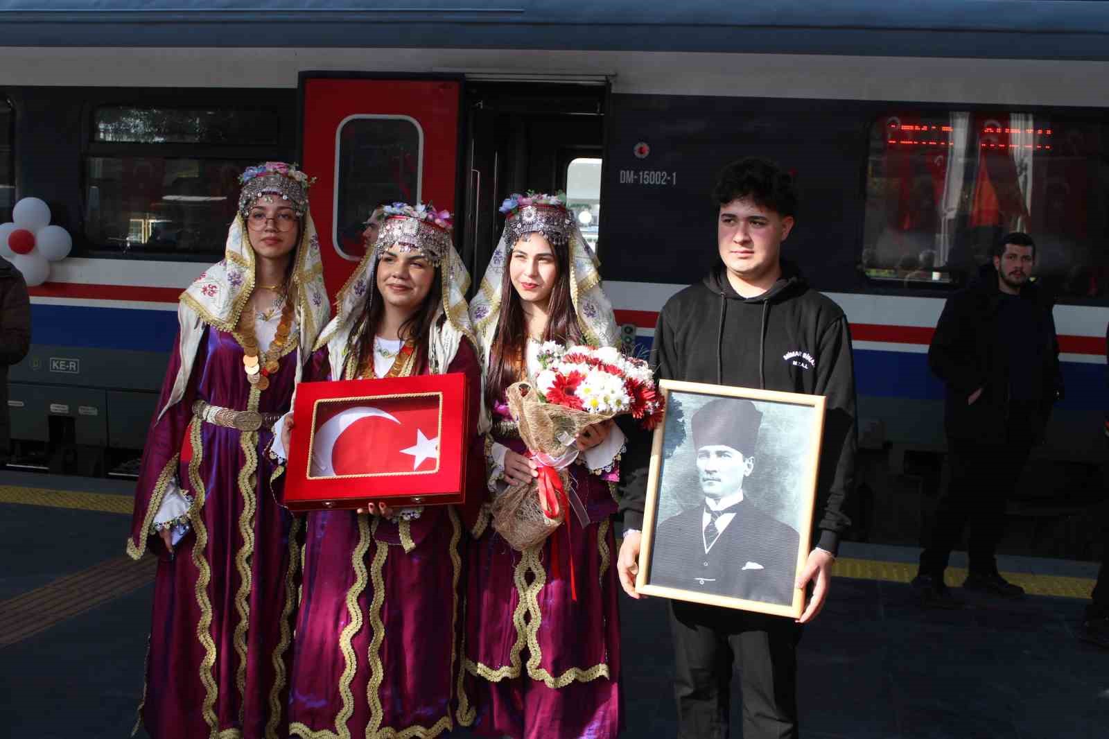 Atatürk’ün Aydın’a gelişi törenle kutlandı
