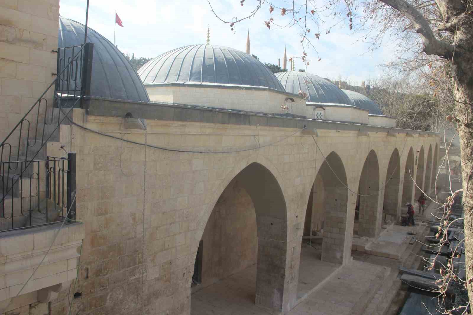 Şanlıurfa&rsquo;da asrın felaketinde hasar g&ouml;ren 28 camiden 11&rsquo;i ibadete a&ccedil;ıldı
