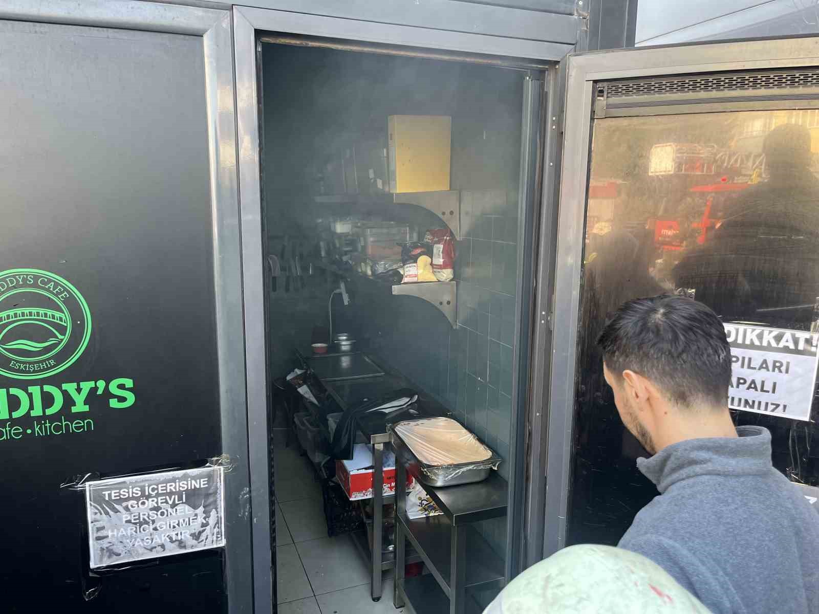 Frit&ouml;z&rsquo;den &ccedil;ıkan yangın korkuttu
