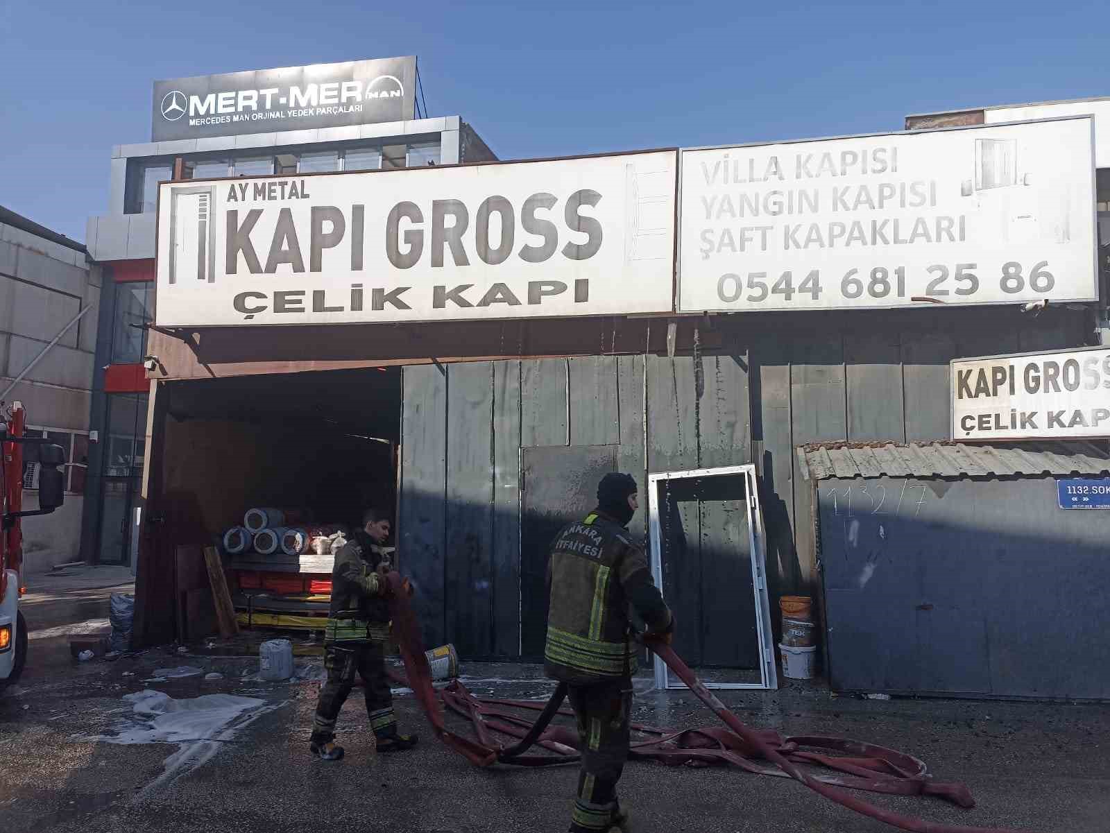 OSTİM&rsquo;de &ccedil;elik kapı imalathanesinde &ccedil;ıkan yangın itfaiyeyi alarma ge&ccedil;irdi
