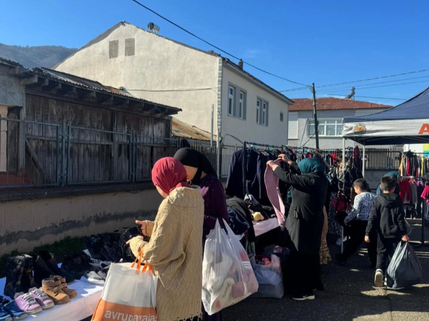 PAYMER gezici mağazası &Ouml;z&ouml;ren Mahallesi&rsquo;nde
