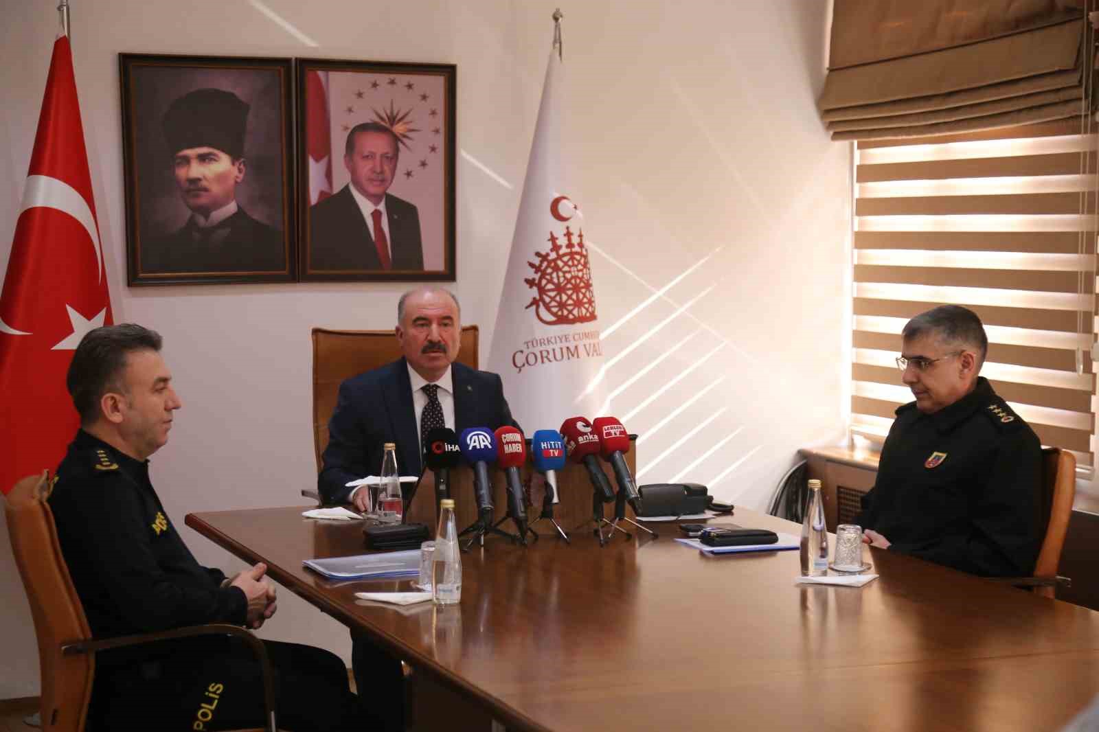 &Ccedil;orum Valisi Ali &Ccedil;algan: "Kişilere karşı işlenen t&uuml;m olaylarda 2024 yılında y&uuml;zde 5 oranında azalma sağlanmıştır"
